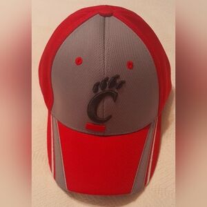 University of Cincinnati Red and Gray Cap with Logo